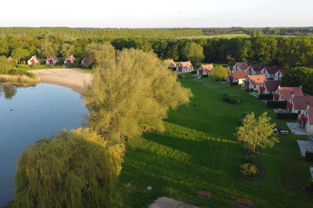 Vakantiehuis Aan Het Water -Incl Laadpaal- Ewijk Eksteriør billede
