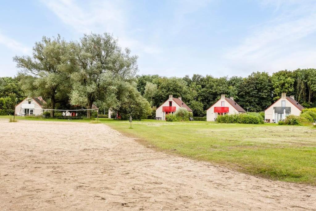 Vakantiehuis Aan Het Water -Incl Laadpaal- Ewijk Eksteriør billede